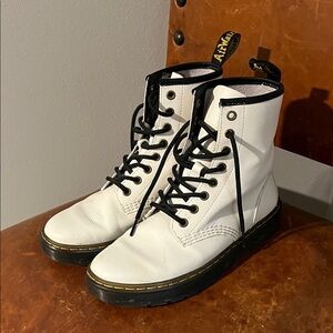 Dr. Martens White Leather Boots ladies sz 7